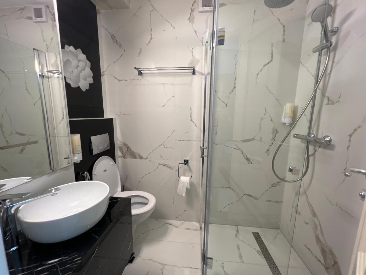 Ocaua Lui Cuza Hotel Tecuci Luaran gambar